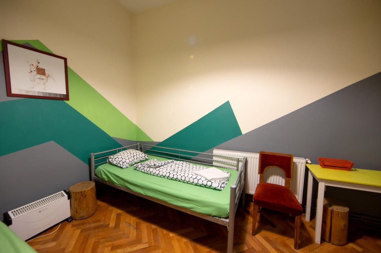 Hostel Cornel Тимишоара Екстериор снимка